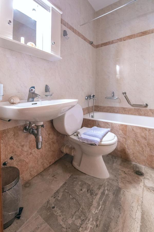 Avra Hotel Méthana Kültér fotó